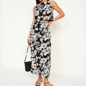 Old Navy Black and White Floral blouse and skirt set